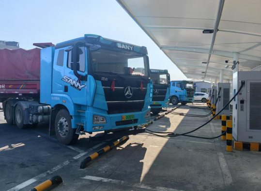 臨澧縣精準(zhǔn)施策，推動(dòng)貨運(yùn)車輛降碳提效，引領(lǐng)道路貨物運(yùn)輸綠色轉(zhuǎn)型